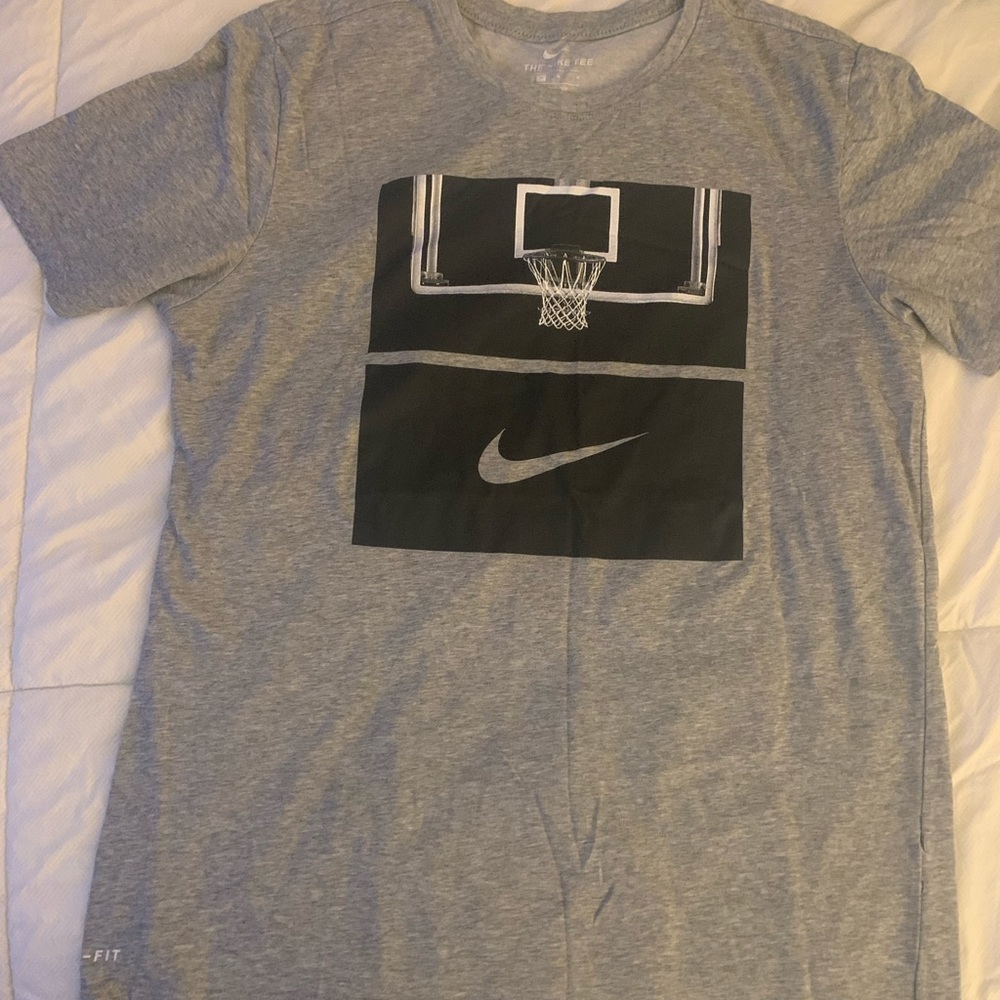 Gently Used Nike tee shirt worn once
